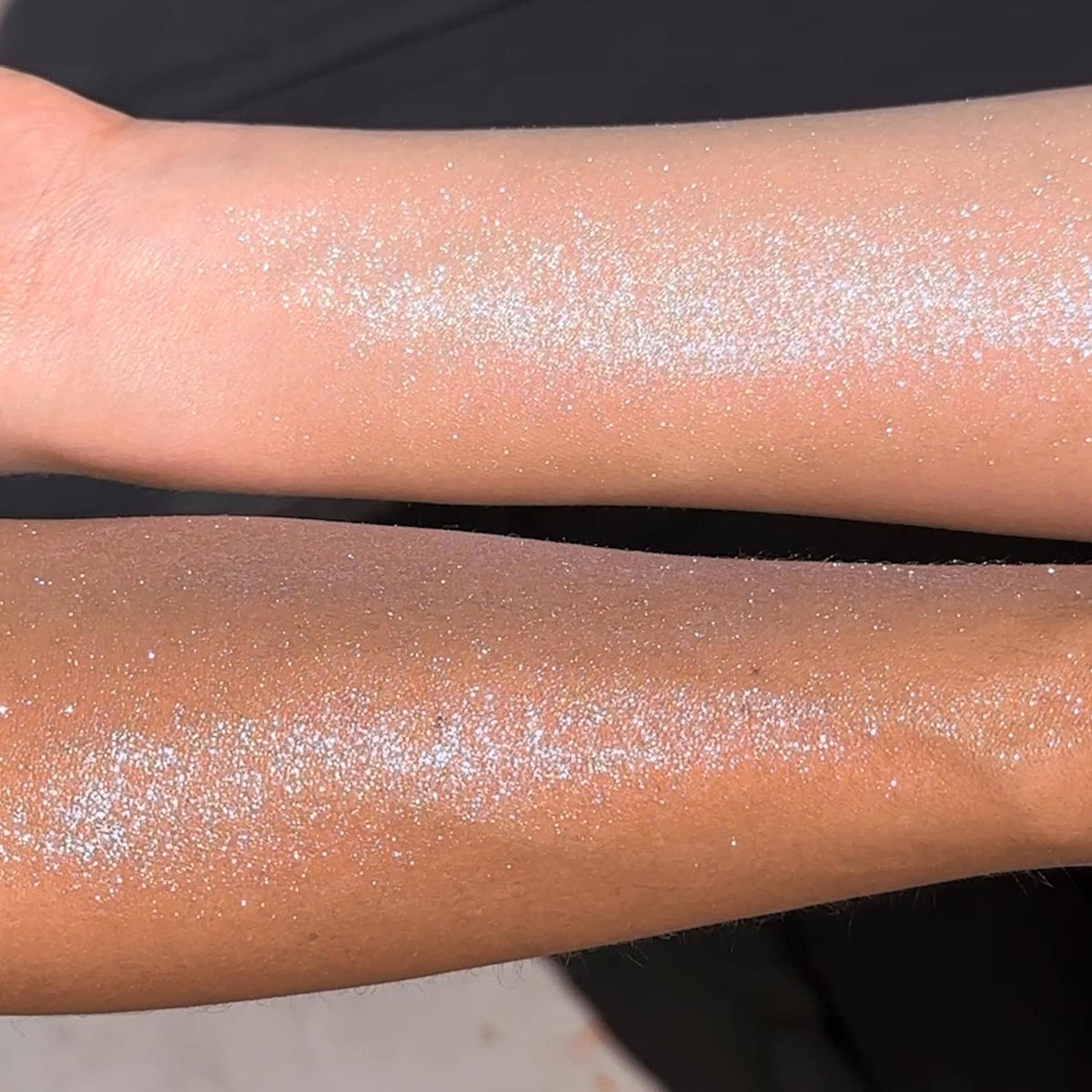 PEARL GONE WILD PRESSED SHIMMER HIGHLIGHTER - 02 Dream (pink iridescent)