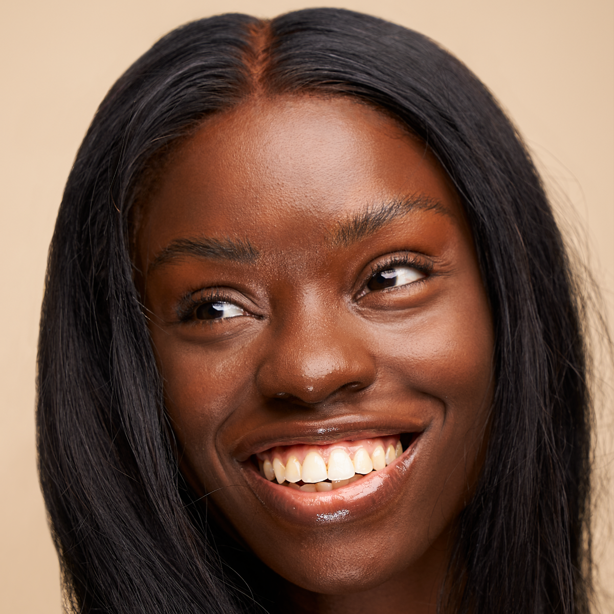 Kim-Chi-Chic-Beauty-A-Really-Good-Foundation-140D-VERY-DEEP-NEUTRAL-UNDERTONES-shade-match